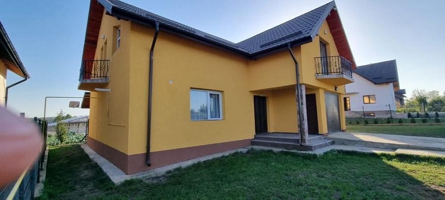 Casă cu 4 camere în Târgu Frumos
