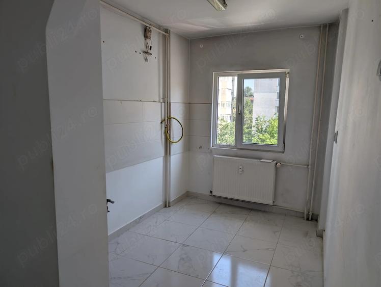 Apartament cu 2 camere semidecomandat în 8 Martie