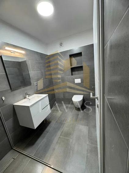 Apartament cu 2 camere semidecomandat, mobilat în Semicentral