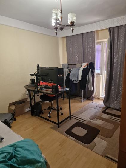 Apartament cu 2 camere decomandat în Hala Centrală