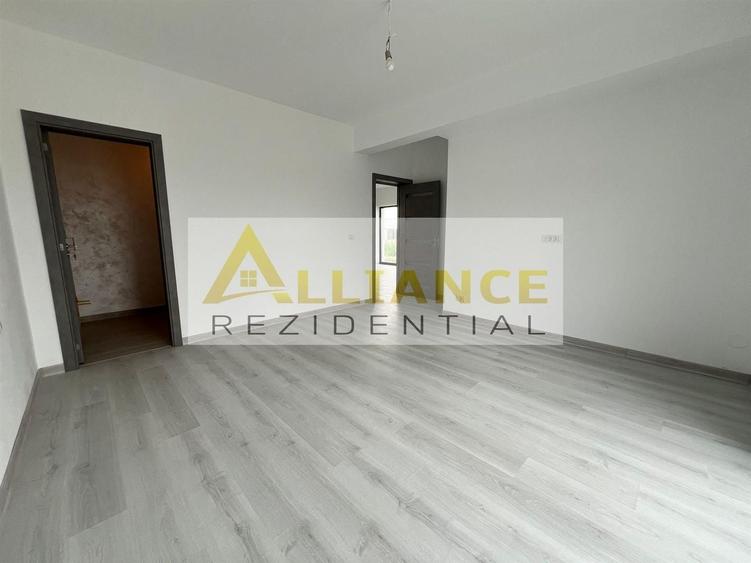 Casă individuală cu 4 camere decomandat cu Canalizare în Berceni