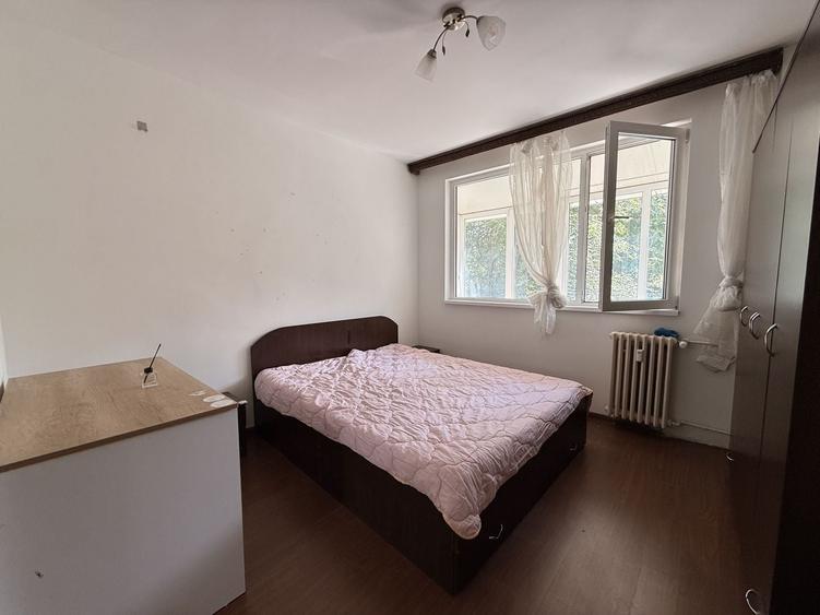 Apartament cu 2 camere semidecomandat, mobilat în 1 Mai