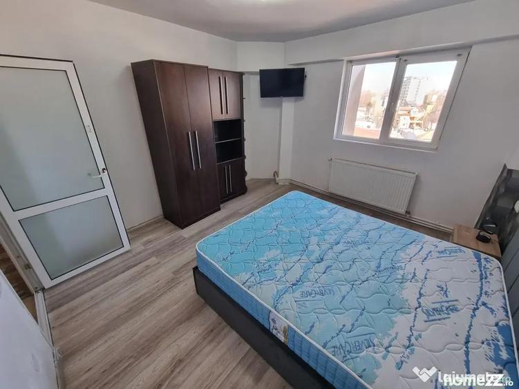 Apartament cu 3 camere decomandat, mobilat în Trocadero