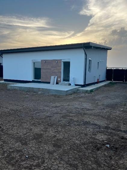Casă individuală cu 3 camere cu Teren 450 Mp în Dumbrăveni