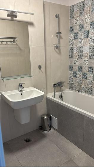 Apartament cu 2 camere decomandat în Medicină