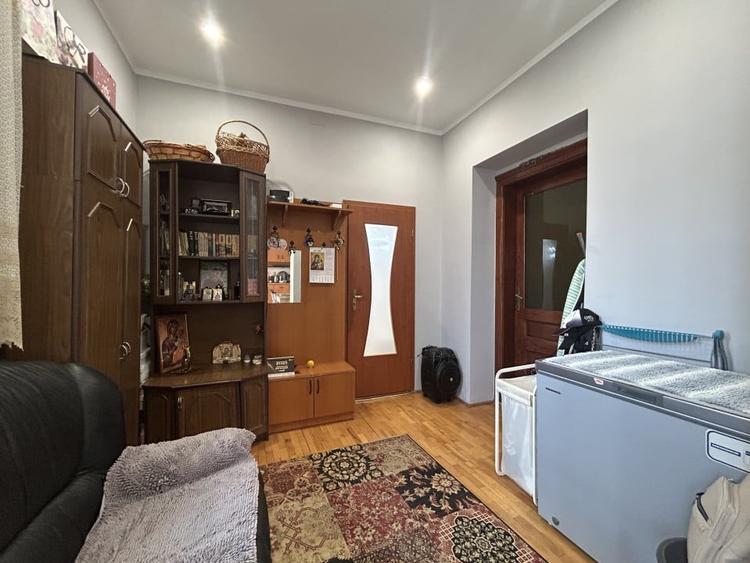 Apartament cu 3 camere semidecomandat, mobilat în Bălcescu