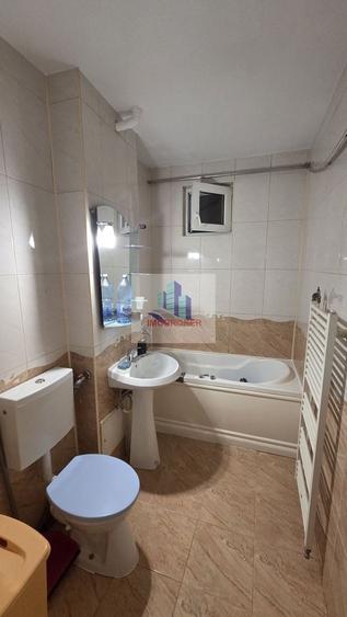 Apartament cu 3 camere decomandat, mobilat în Gheorgheni