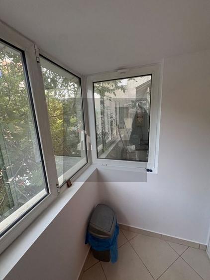 Apartament cu 4 camere semidecomandat în Unirii