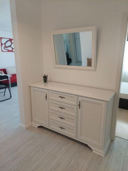 Apartament cu 3 camere decomandat, mobilat în Avantgarden