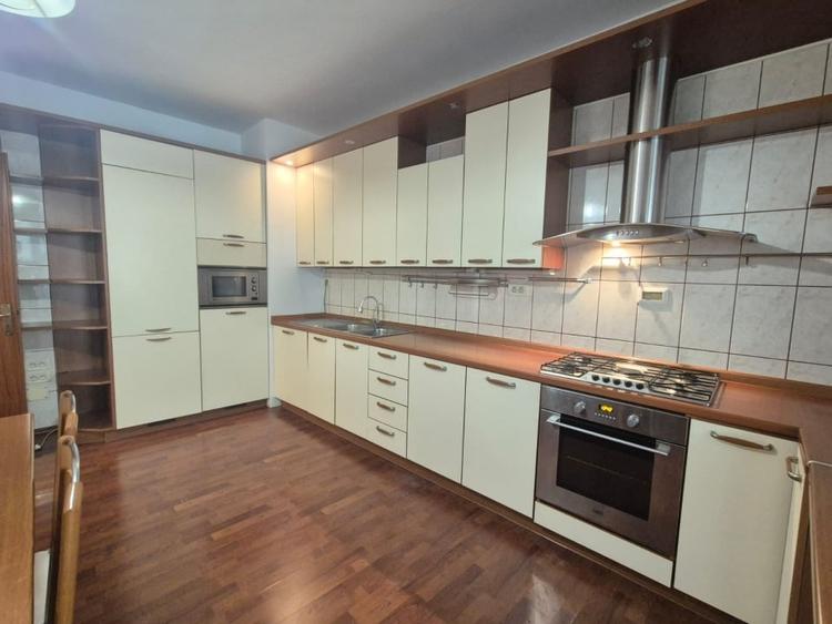 Apartament cu 4 camere decomandat, mobilat în Aviației