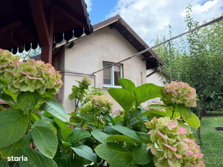 Casă cu 4 camere în Urleta