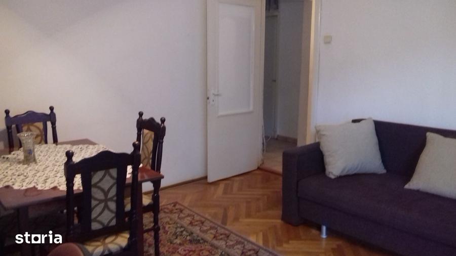 Apartament cu 3 camere decomandat în Complex Studențesc