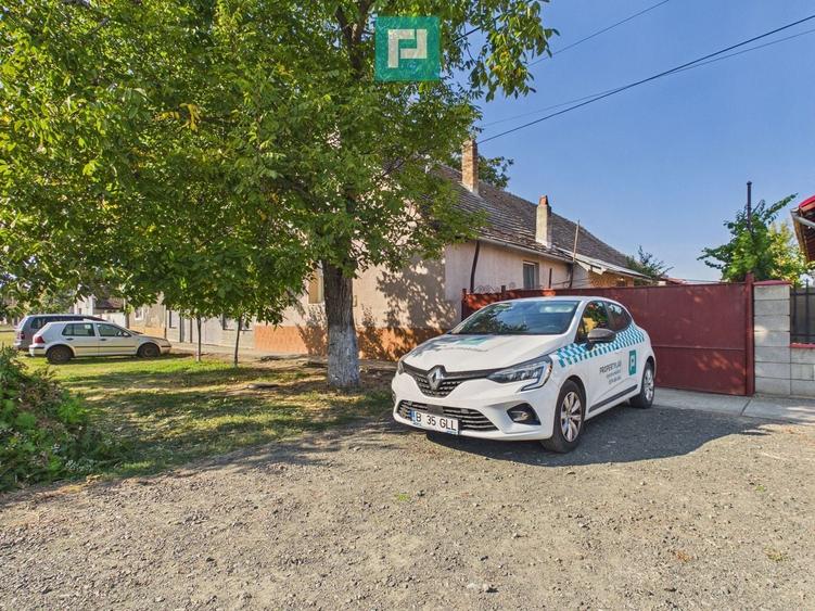 Casă individuală cu 4 camere cu Canalizare în Cărpiniș