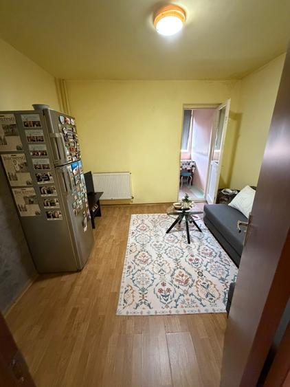 Apartament cu 3 camere decomandat în Rahova