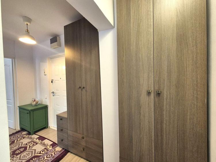 Apartament cu 2 camere decomandat, mobilat în Calea București