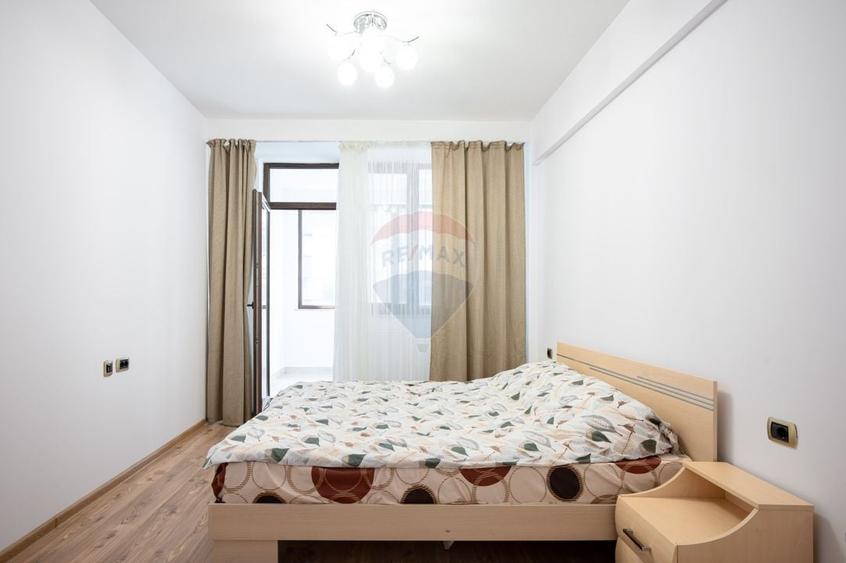 Apartament cu 3 camere decomandat, mobilat în Tractorul