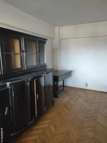 Apartament cu 3 camere decomandat în Decebal