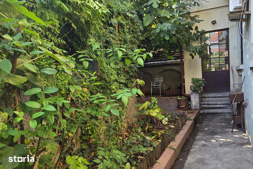 Casă cu 5 camere cu Teren 167 Mp în Vitan