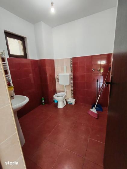 Casă cu 4 camere cu Teren 130 Mp în Central