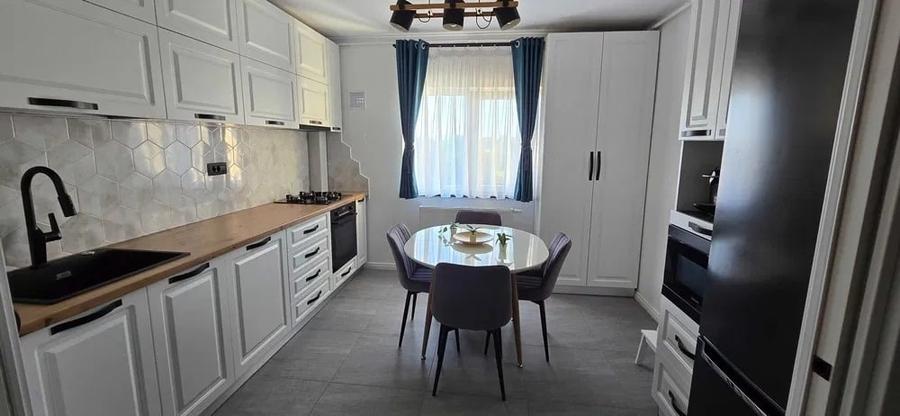 Apartament cu 3 camere decomandat în Brâncoveanu