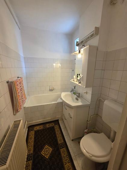 Apartament cu 3 camere decomandat în Titan