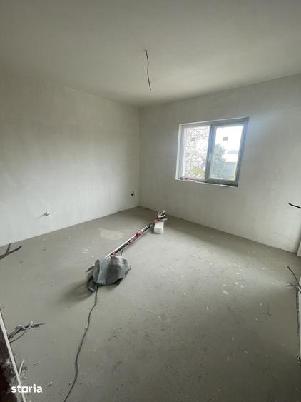 Casă cu 4 camere cu Teren 250 Mp în Clinceni