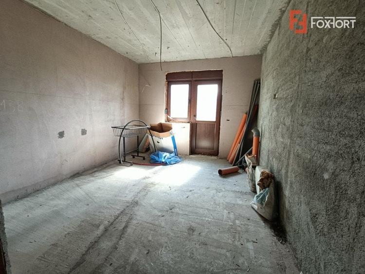 Casă individuală cu 6 camere cu Teren 1088 Mp în Chișoda
