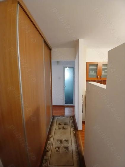 Apartament cu 2 camere decomandat în Petrila