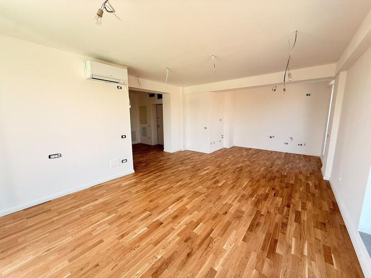 Apartament cu 4 camere decomandat în Unirii