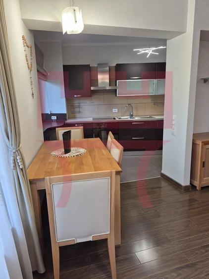 Apartament cu 3 camere semidecomandat în Plopilor