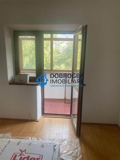 Apartament cu 3 camere decomandat în E3