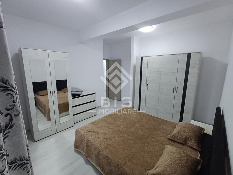 Apartament cu 3 camere semidecomandat, mobilat în Nord