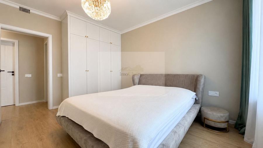 Apartament cu 3 camere semidecomandat, mobilat în Semicentral