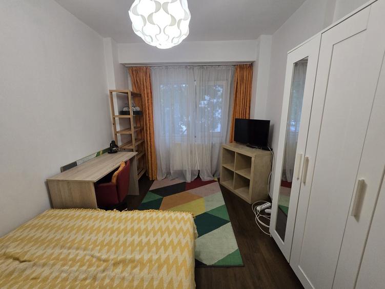 Apartament cu 3 camere decomandat, mobilat în Sebastian