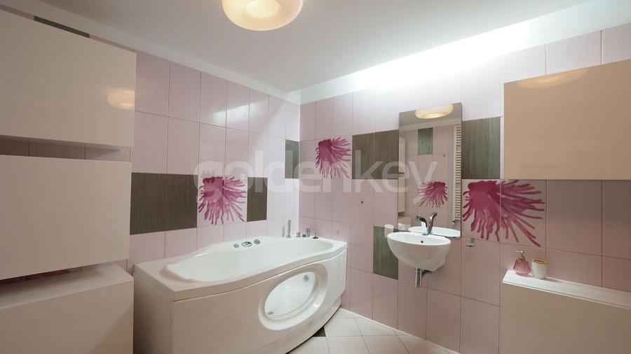Apartament cu 4 camere semidecomandat, mobilat în Herăstrău