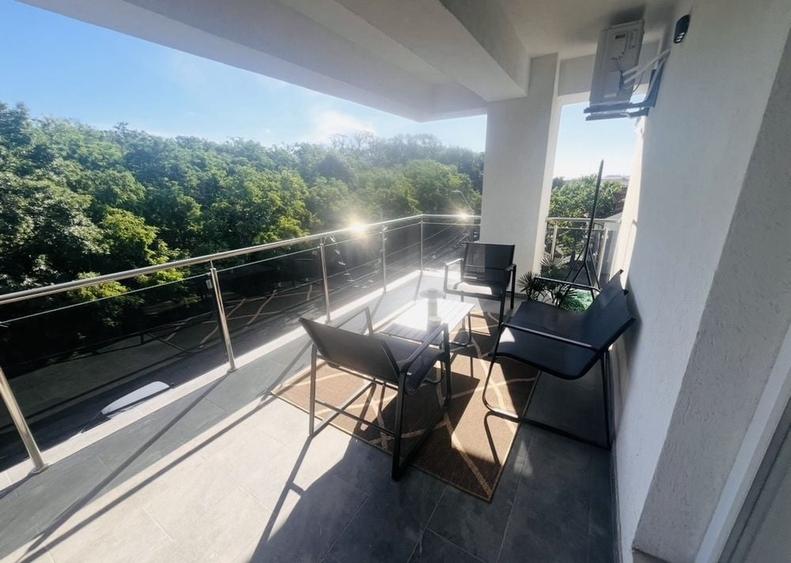 Apartament cu 3 camere decomandat în Roșu