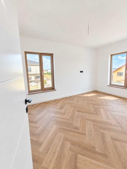 Casă cu 4 camere în Prundu