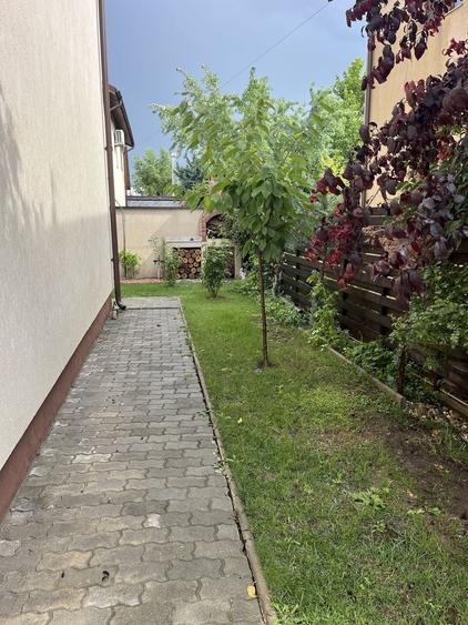 Casă cu 4 camere în Central