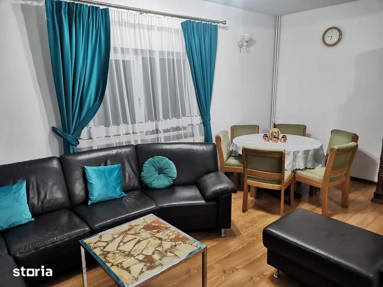 Casă cu 5 camere cu Teren 1000 Mp în Comarnic