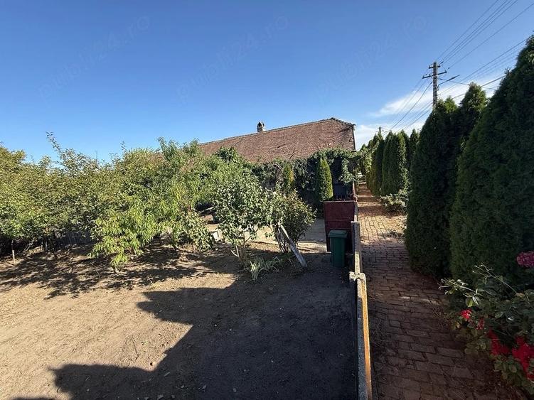 Casă cu Teren 190 Mp în Peciu Nou