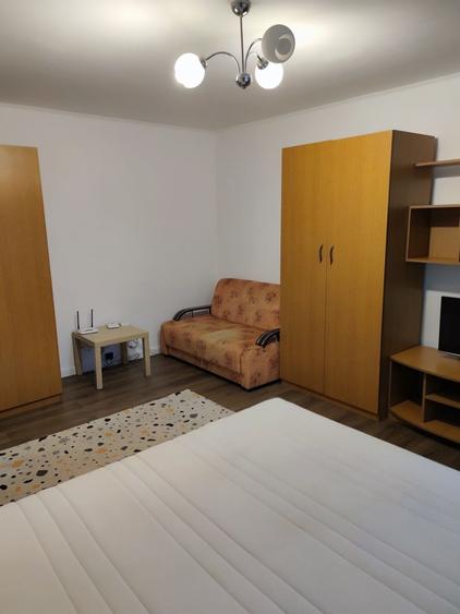 Garsonieră decomandată în Brâncoveanu