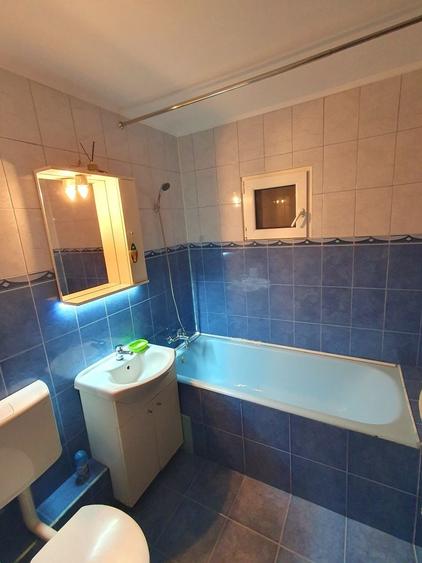 Apartament cu 2 camere decomandat în Runcu