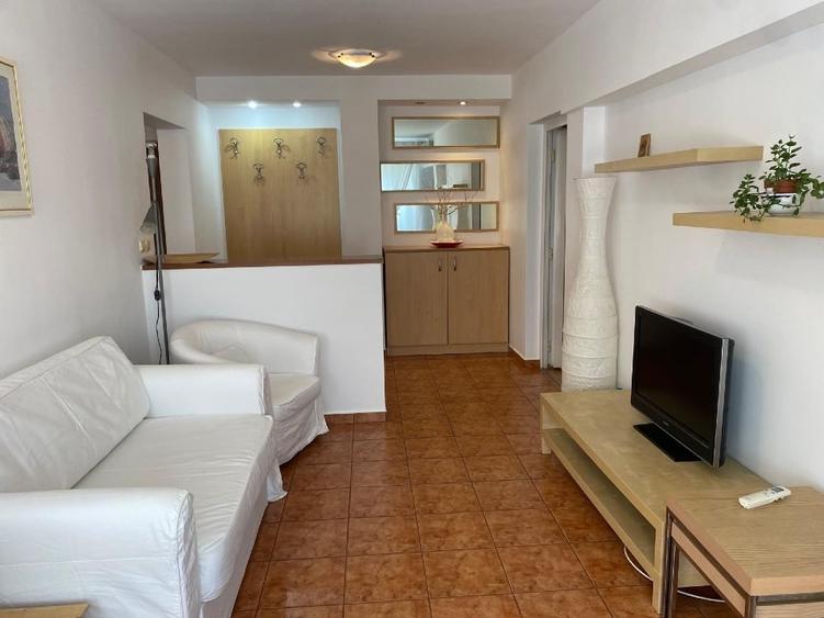 Apartament cu 2 camere semidecomandat, mobilat în Dorobanți