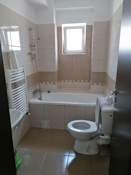 Ofer spre închiriere apartament 2 camere bloc nou - 6