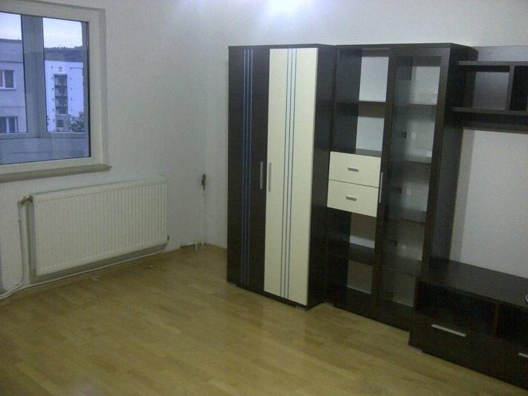 Garsonieră decomandată în Plopilor