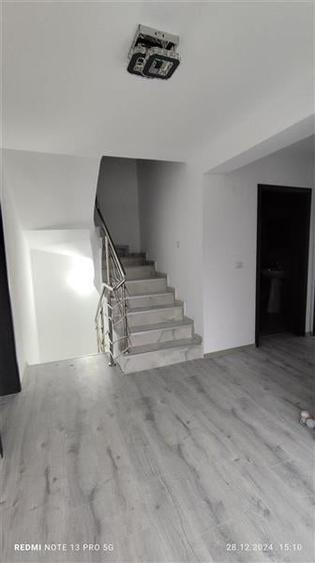 Casă cu 6 camere cu Teren 157 Mp în P-ța Mihai Viteazu
