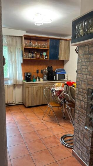 Bd-Regele Mihai 1, 4 camere, etaj 3 - 3