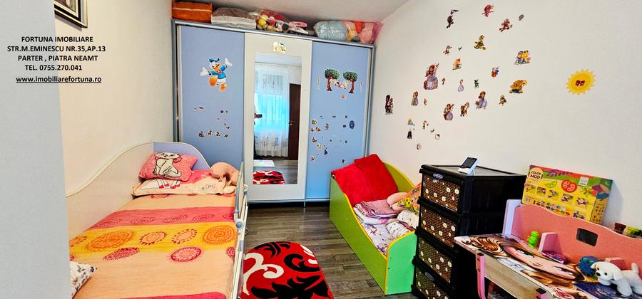 Apartament cu 3 camere semidecomandat, mobilat în Dărmănești