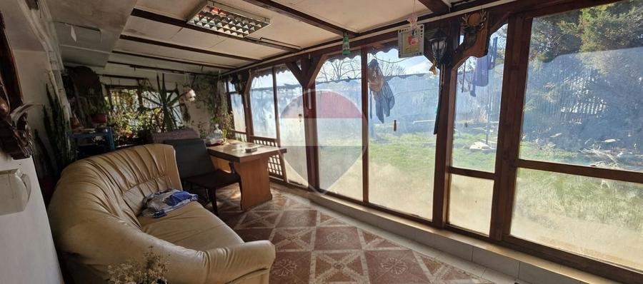 Casă individuală cu 5 camere cu Teren 1682 Mp în Lucieni