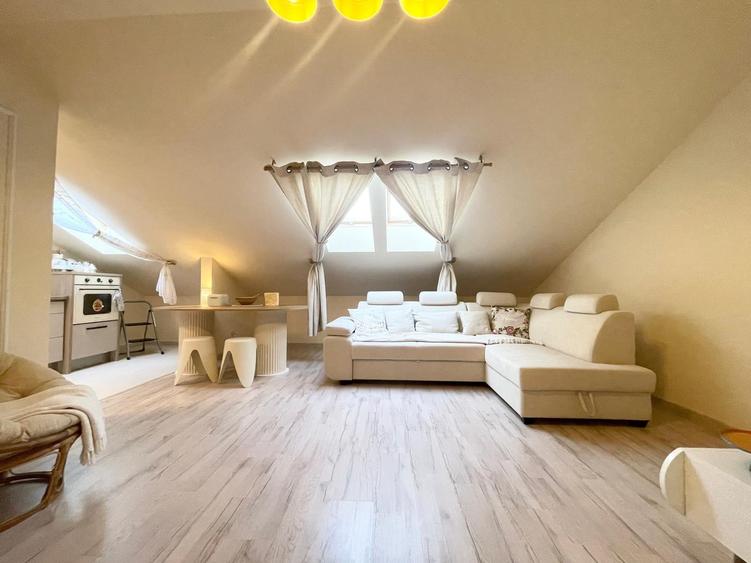 Apartament cu 2 camere semidecomandat, mobilat în Soarelui